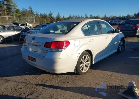 2014 Subaru Legacy 2.5I z USA, uszkodzony, nr VIN 4S3BMBA68E3011541